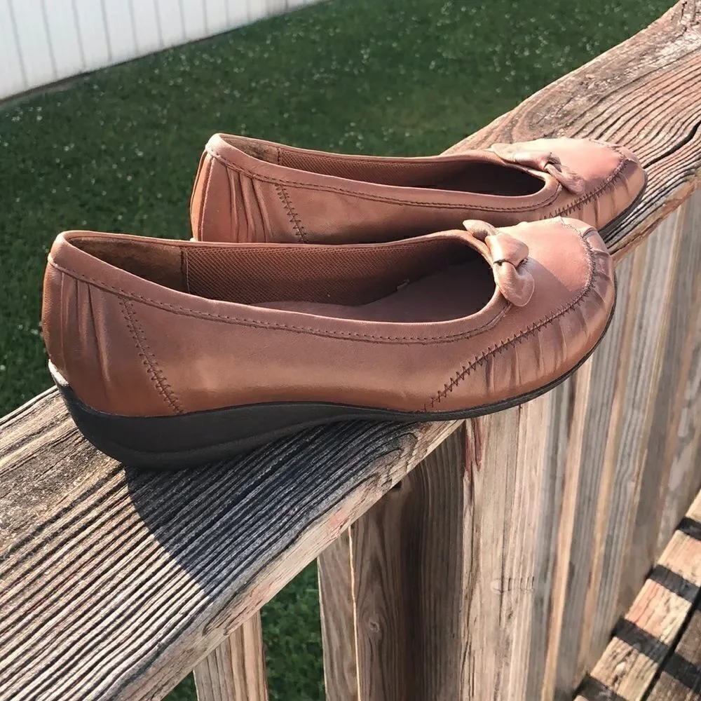 ⬇️Brown Hush Puppies